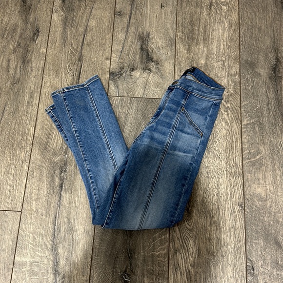 • Veronica Beard • Women’s Carly Kick Flare Jeans High Rise Putnam Wash / Blue27 - Picture 2 of 4